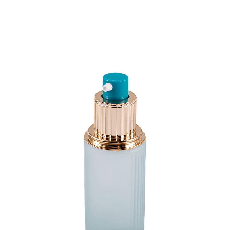 Ruiskupumppu sisäänrakennetulla jousipumppuelementillä Ruiskupumppu sisäänrakennetulla jousipumppuelementillä