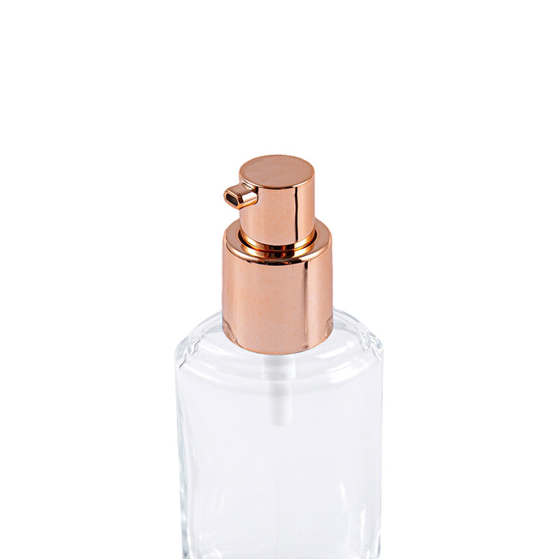 Ruiskupumppu sisäänrakennetulla jousipumppuelementillä Ruiskupumppu sisäänrakennetulla jousipumppuelementillä